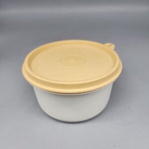 Vintage Tupperware White Bowl Container #1667-12 with Tan Lid #215-50 EUC